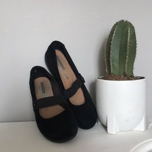 Clarks work appropriate comfy flats